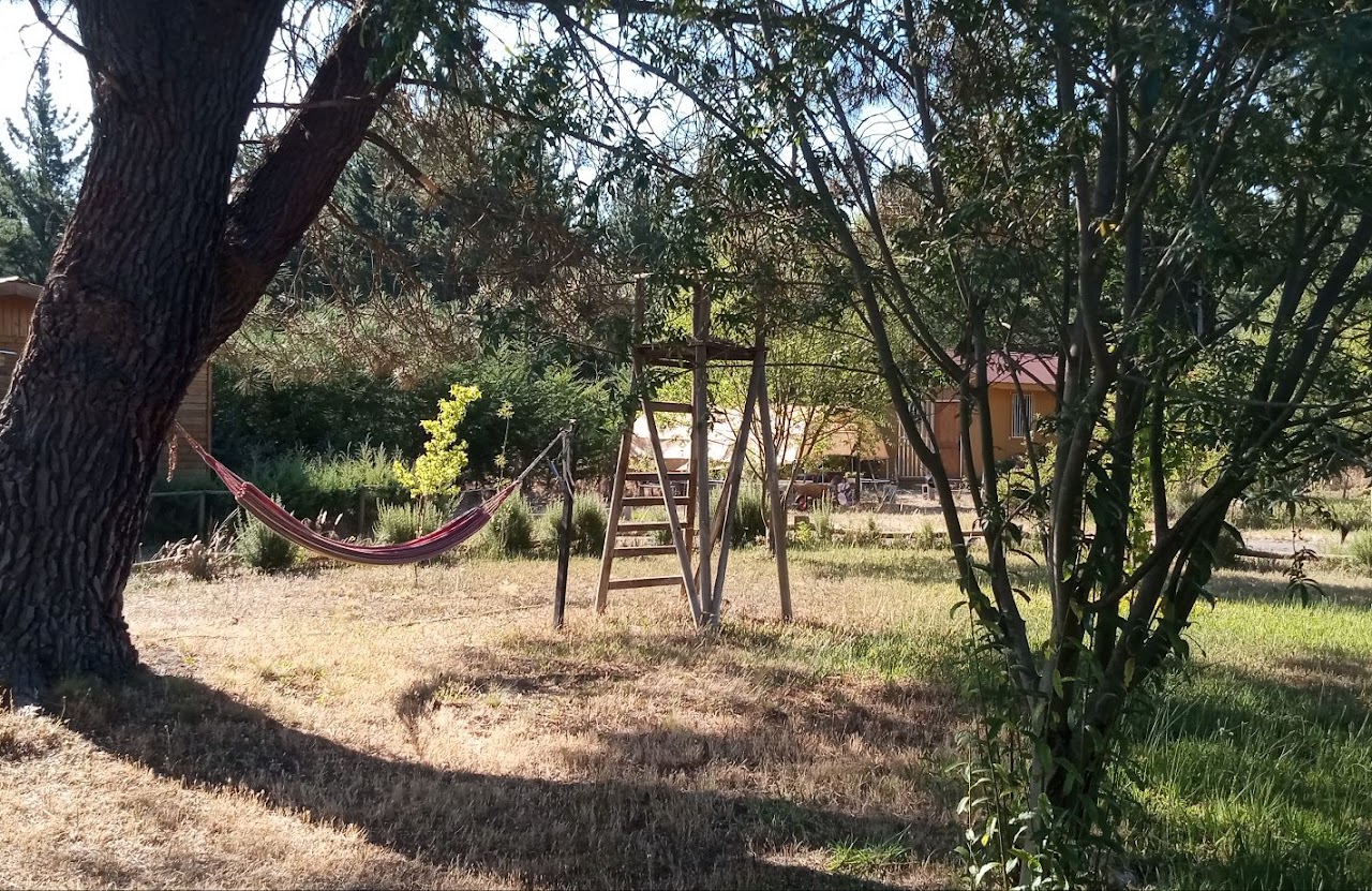 Parcela de agrado con casa y cabañas